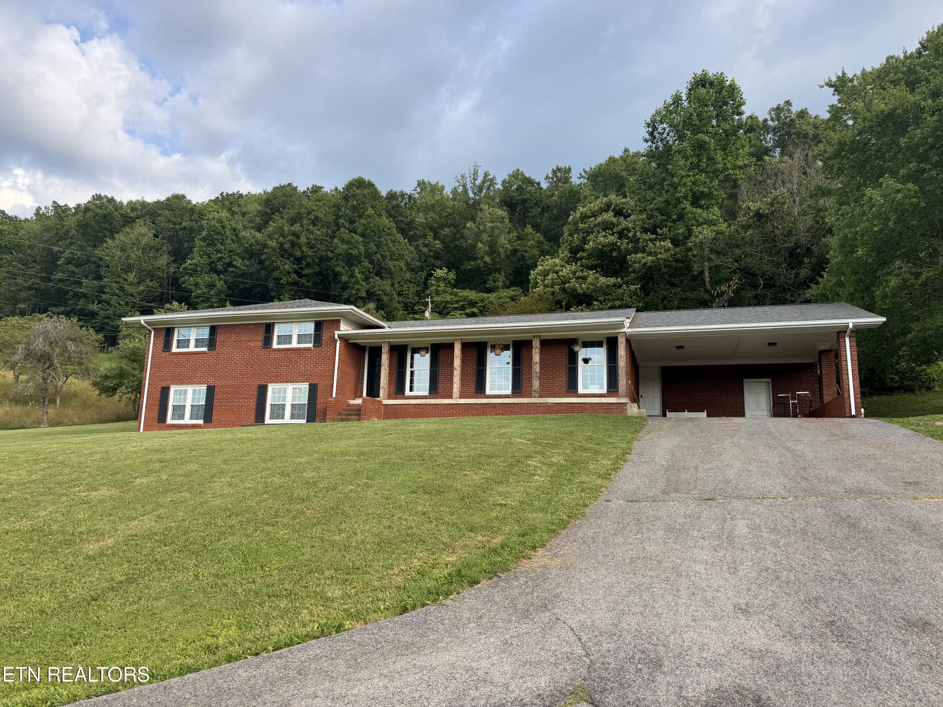 115 Red Oak Lane, New Tazewell, TN - Norris Lake Real Estate - Image# 1