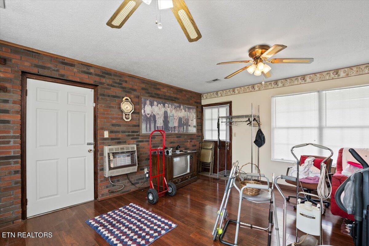 116 Oak St, Jacksboro, TN - Norris Lake Real Estate - Image# 41