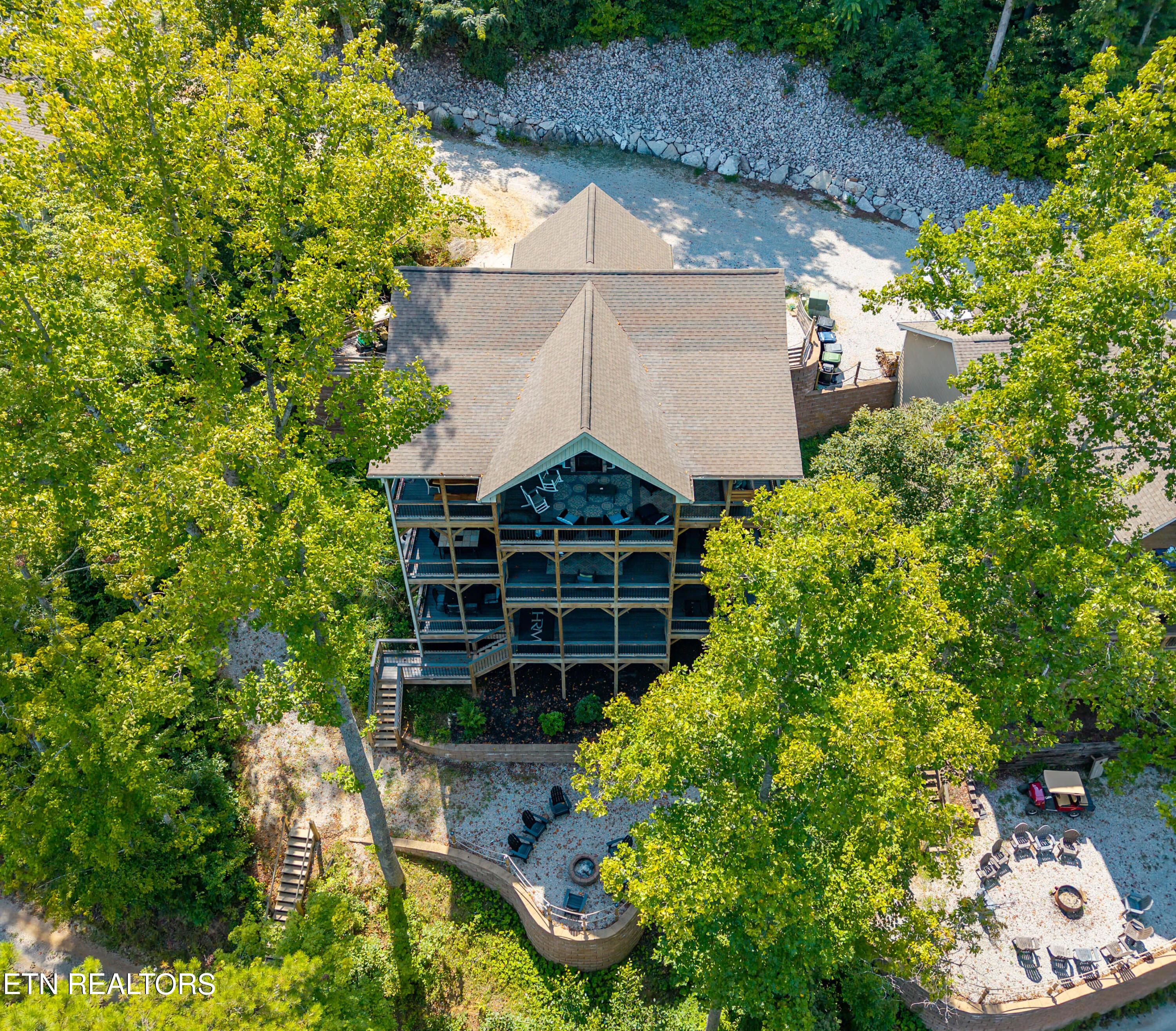 734 Waterfront Tr, Lafollette, TN - Norris Lake Real Estate - Image# 2