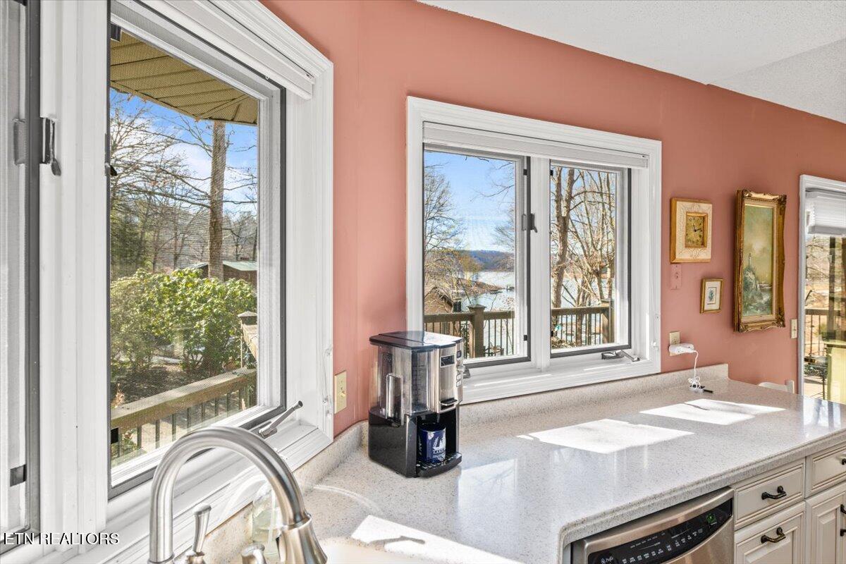 639 Deerwood Lane, Lafollette, TN - Norris Lake Real Estate - Image# 6