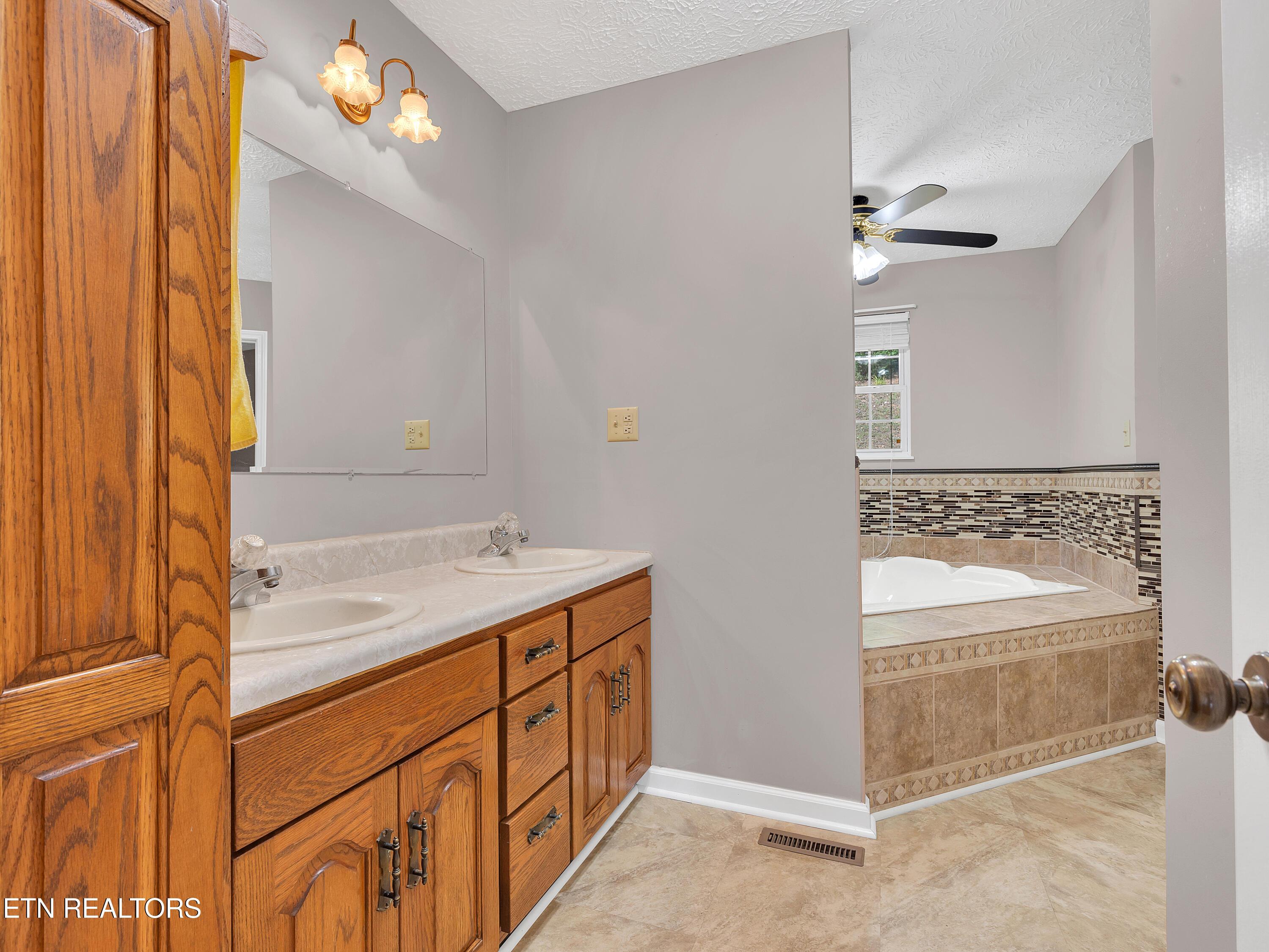 290 Whitaker Hollow Rd, Rocky Top, TN - Norris Lake Real Estate - Image# 32