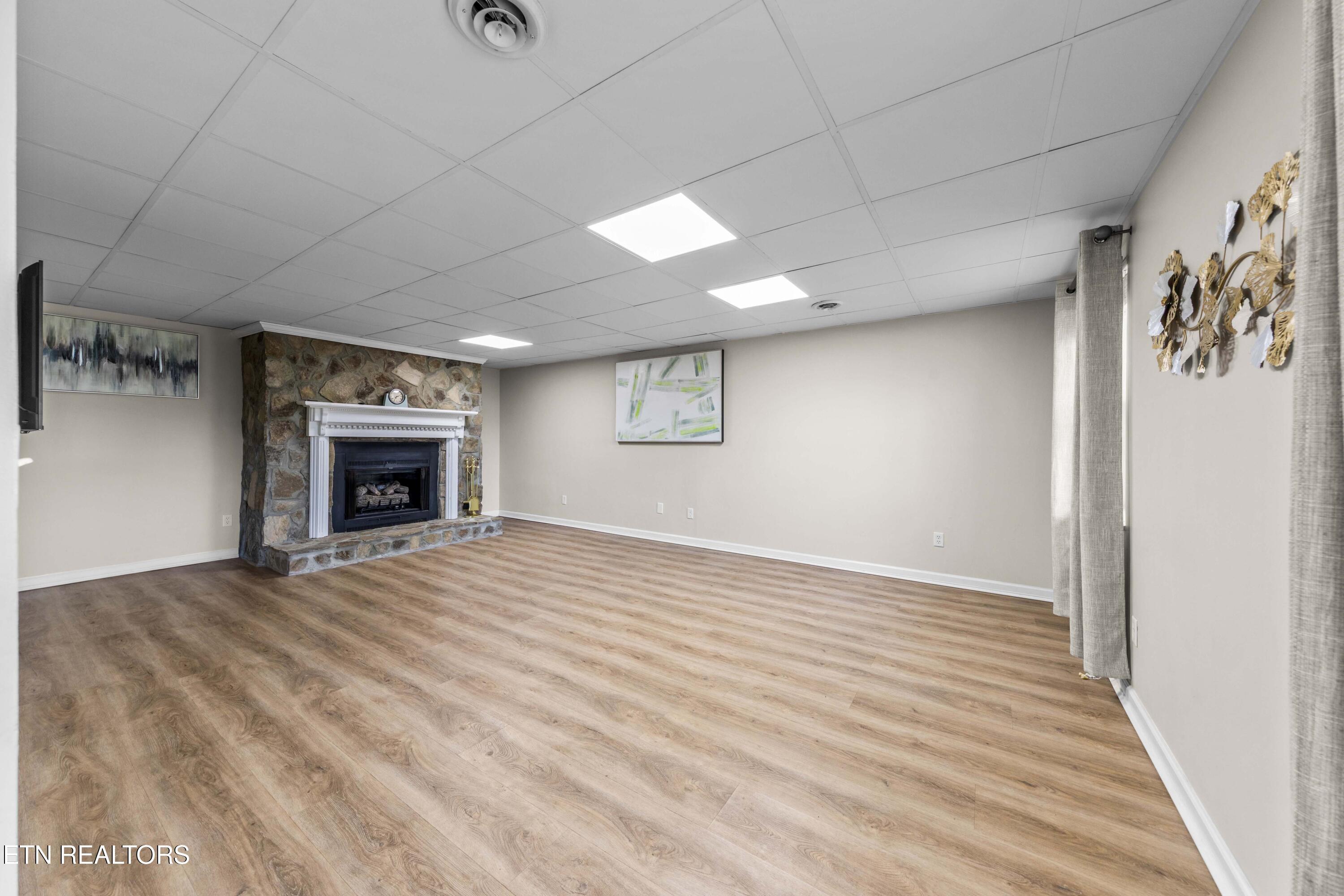 186 Broyles Drive, Caryville, TN - Norris Lake Real Estate - Image# 2