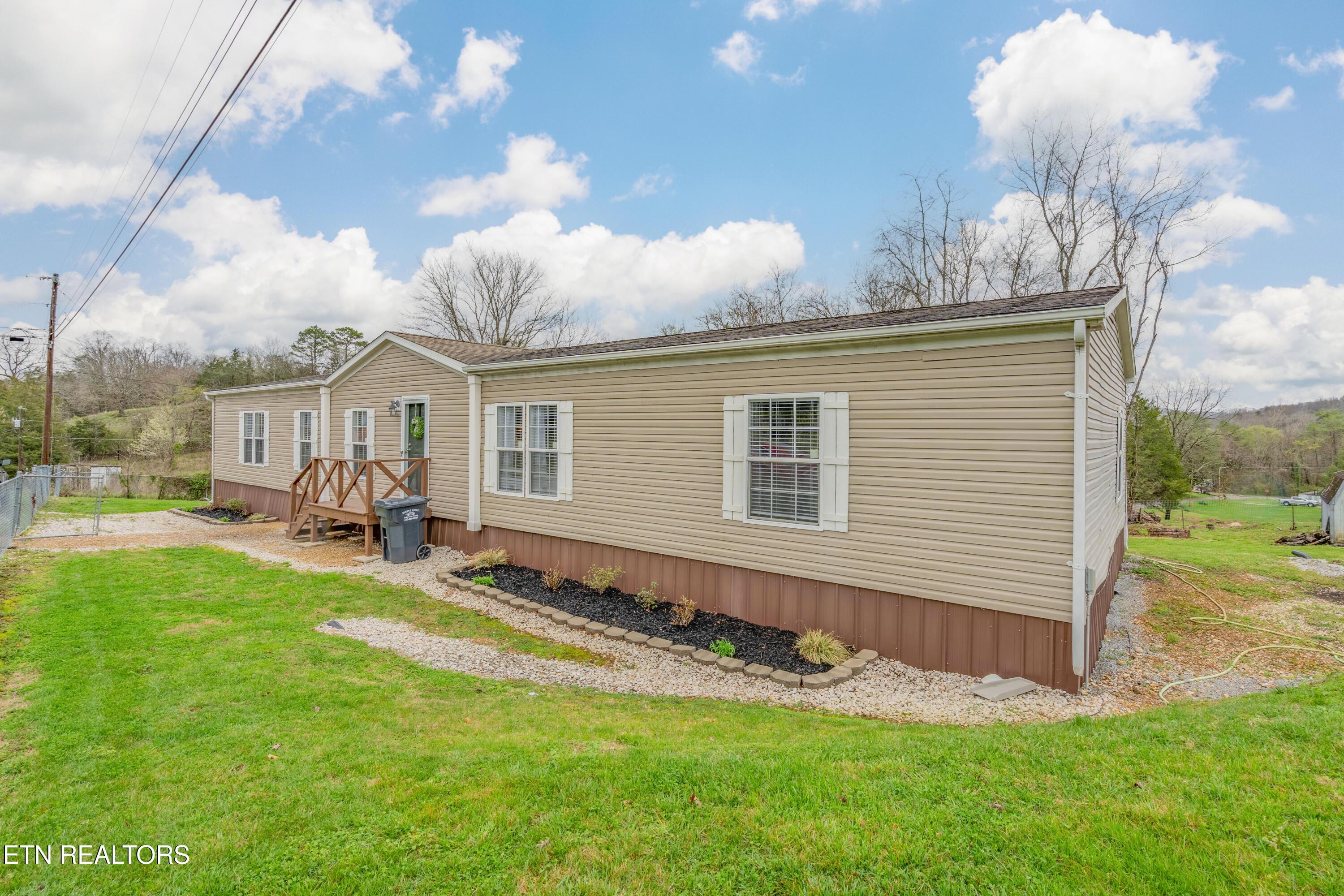 120 Sweet St, New Tazewell, TN - Norris Lake Real Estate - Image# 3