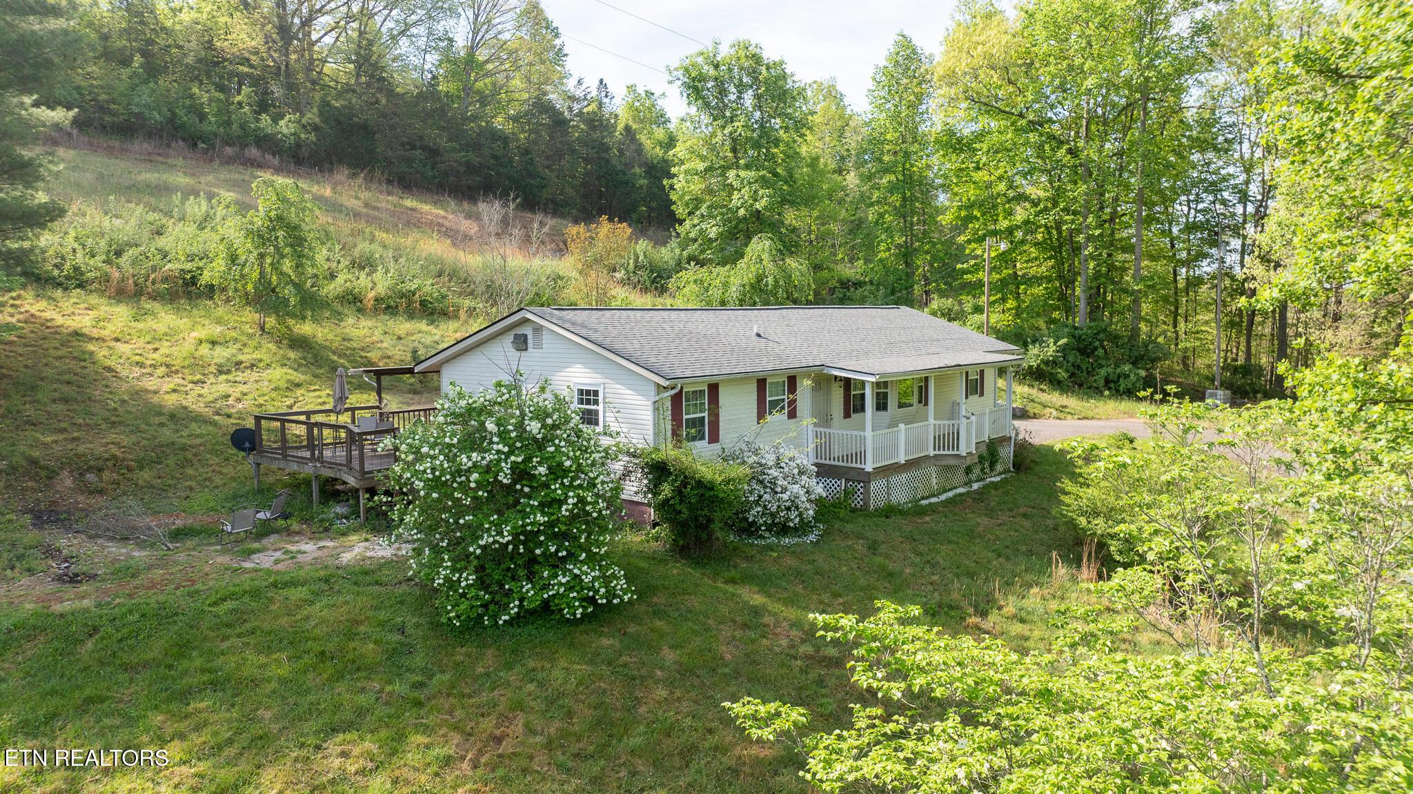 120 Huckleberry Lane, Rocky Top, TN - Norris Lake Real Estate - Image# 2