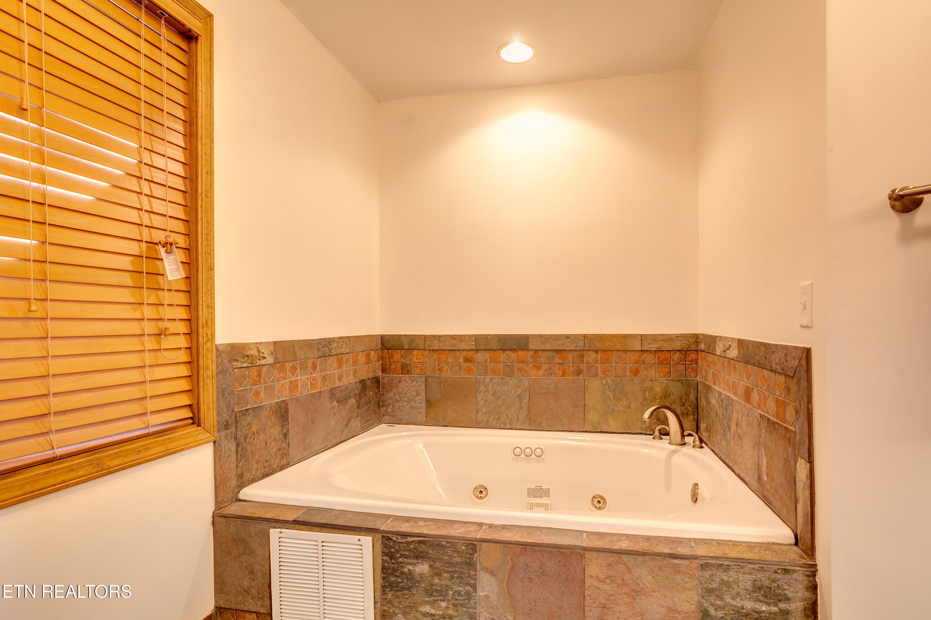 Norris Lake Real Estate - Image# 16