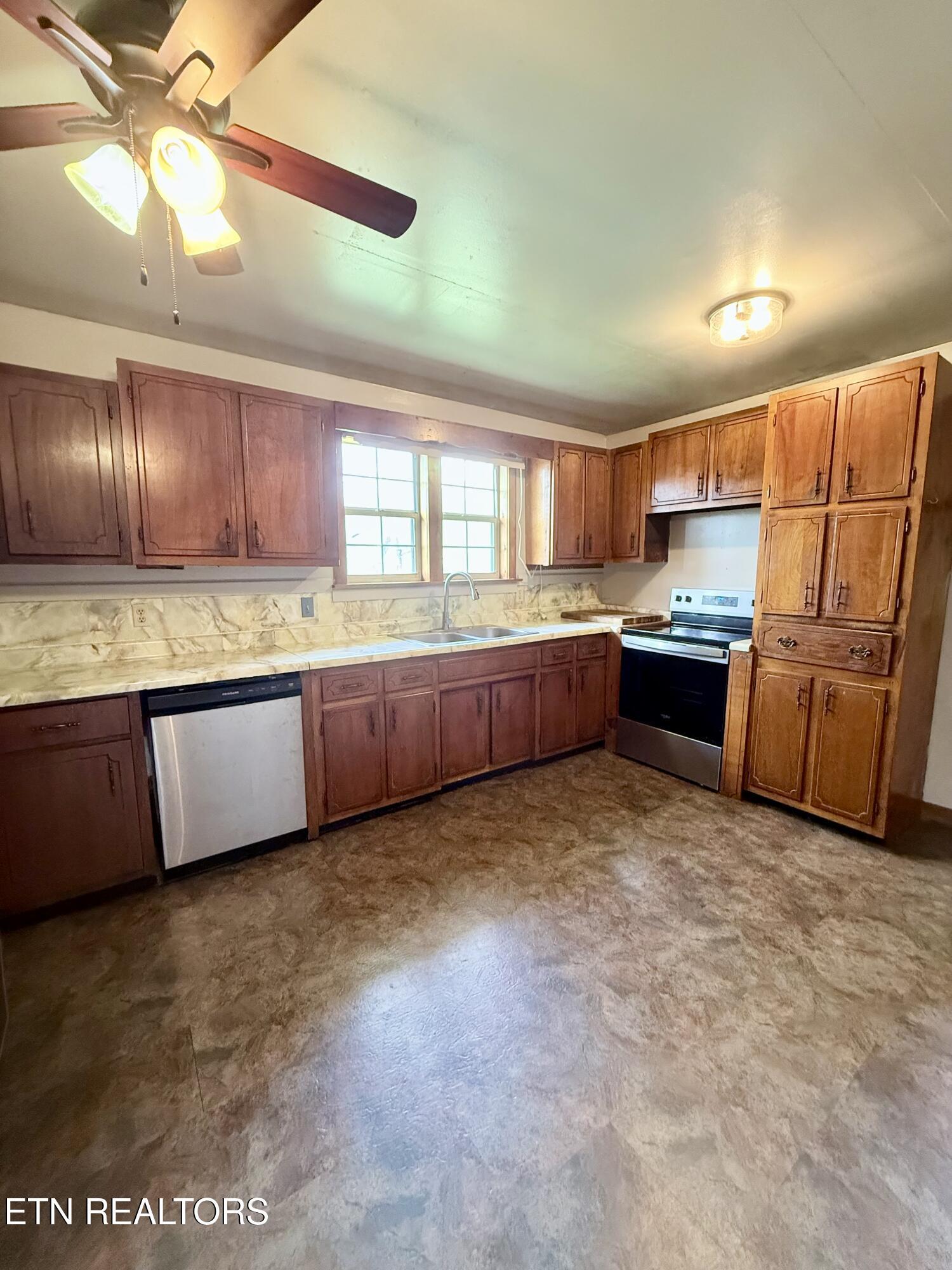 507 Lisa Drive, New Tazewell, TN - Norris Lake Real Estate - Image# 18