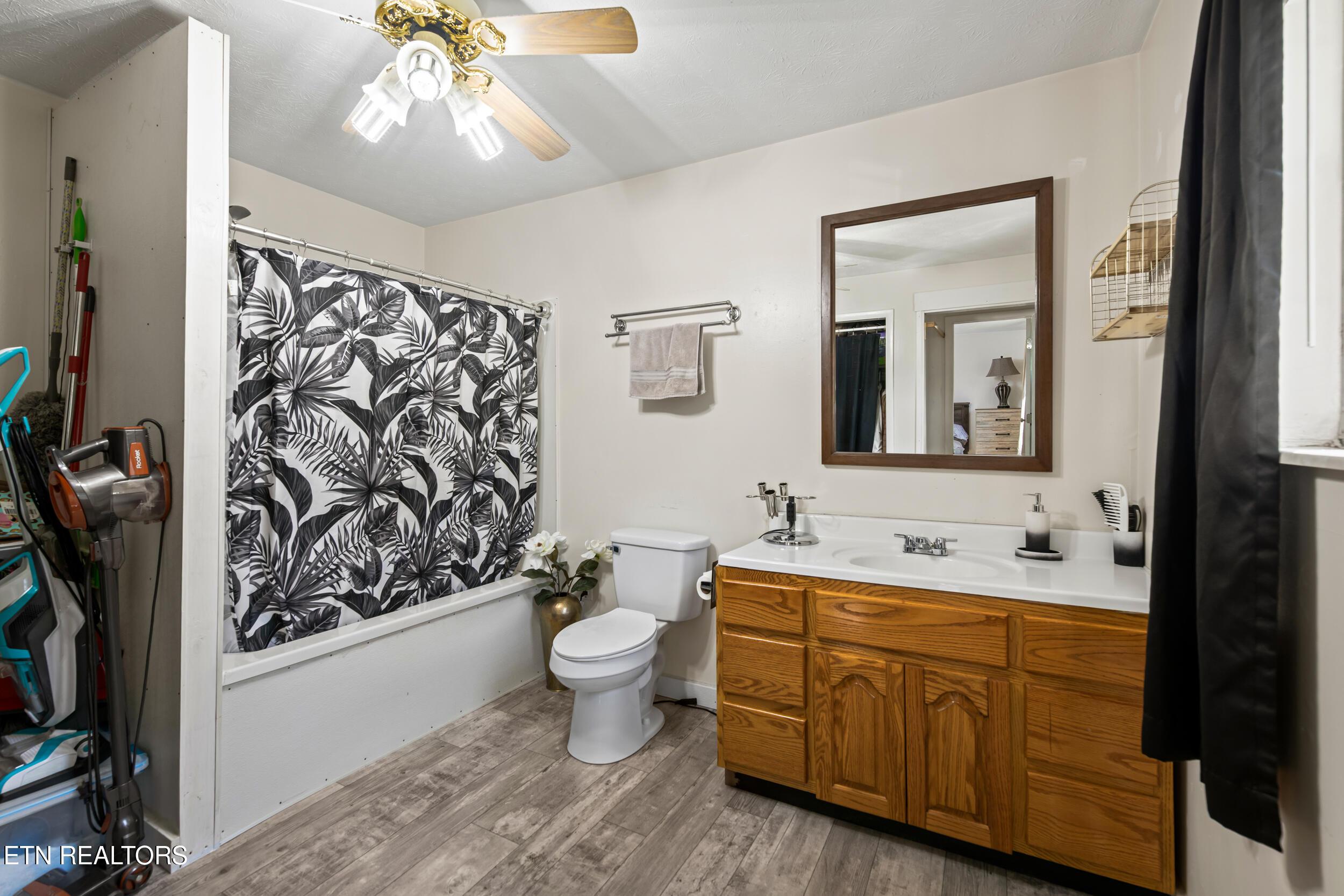 310 Hollifield Drive, Jacksboro, TN - Norris Lake Real Estate - Image# 15