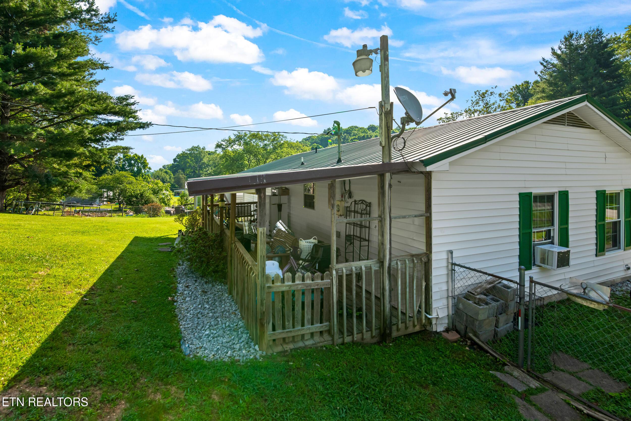 310 Hollifield Drive, Jacksboro, TN - Norris Lake Real Estate - Image# 29