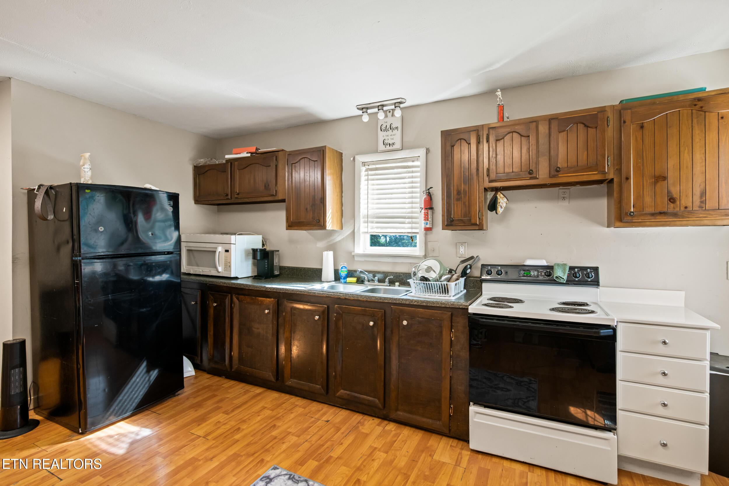 310 Hollifield Drive, Jacksboro, TN - Norris Lake Real Estate - Image# 33