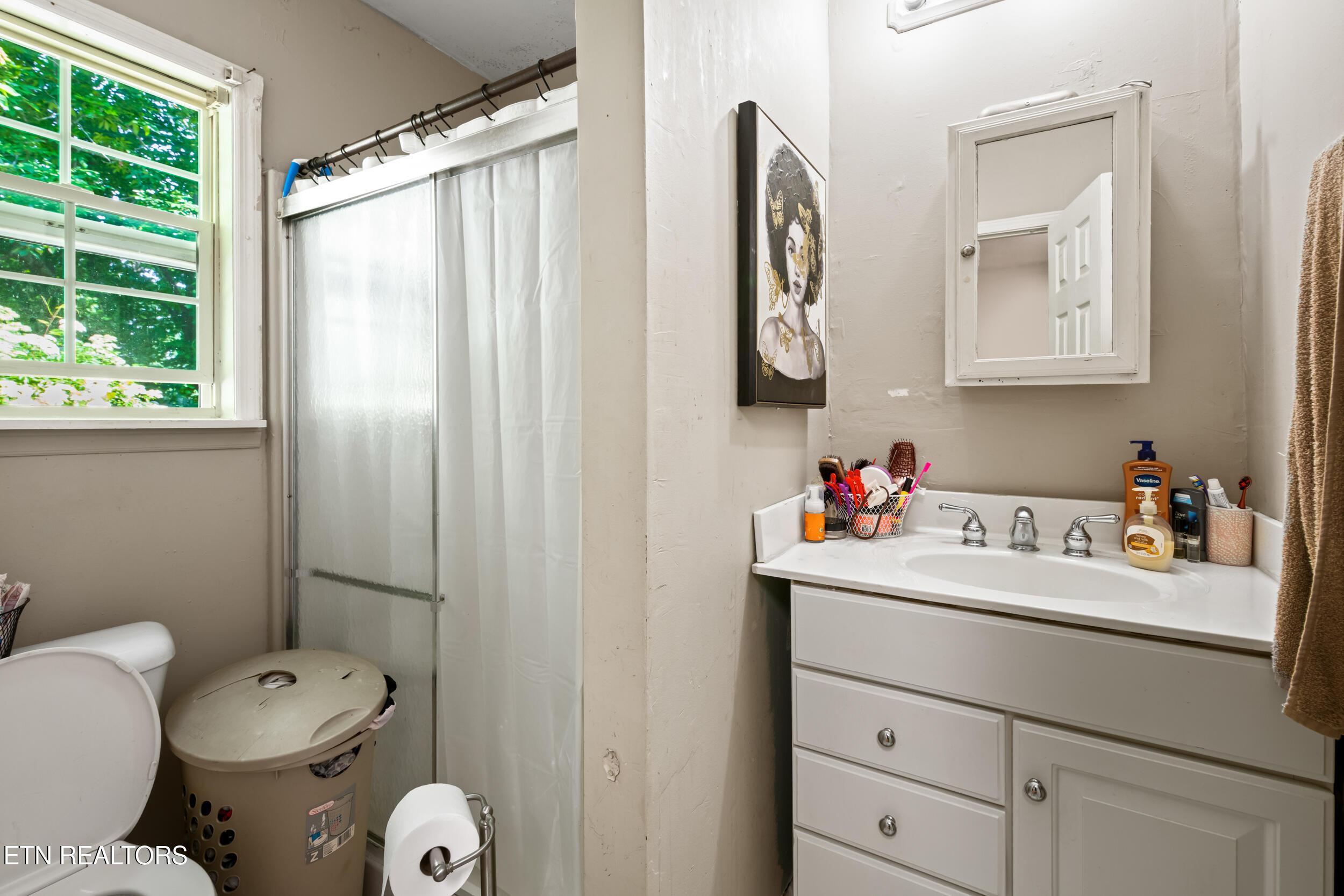 310 Hollifield Drive, Jacksboro, TN - Norris Lake Real Estate - Image# 36