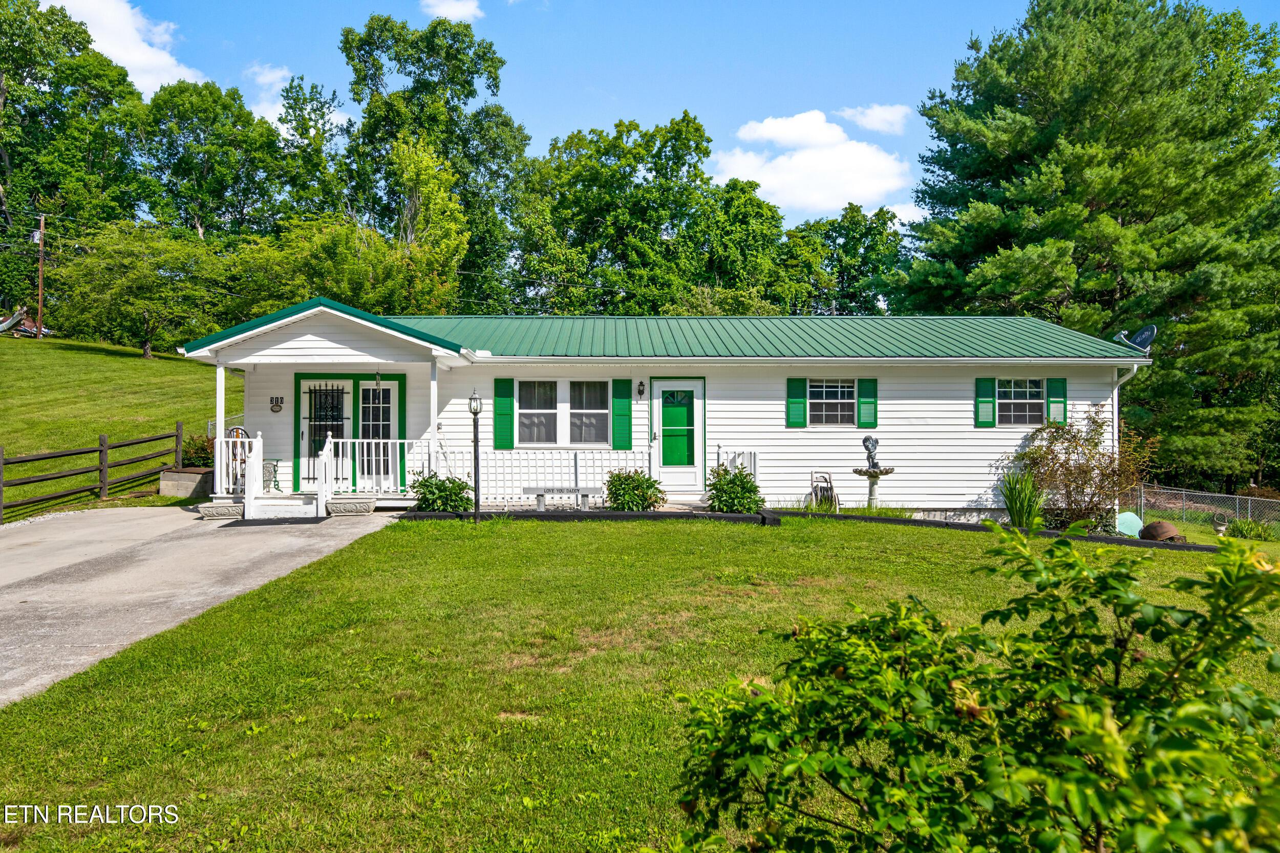 310 Hollifield Drive, Jacksboro, TN - Norris Lake Real Estate - Image# 1