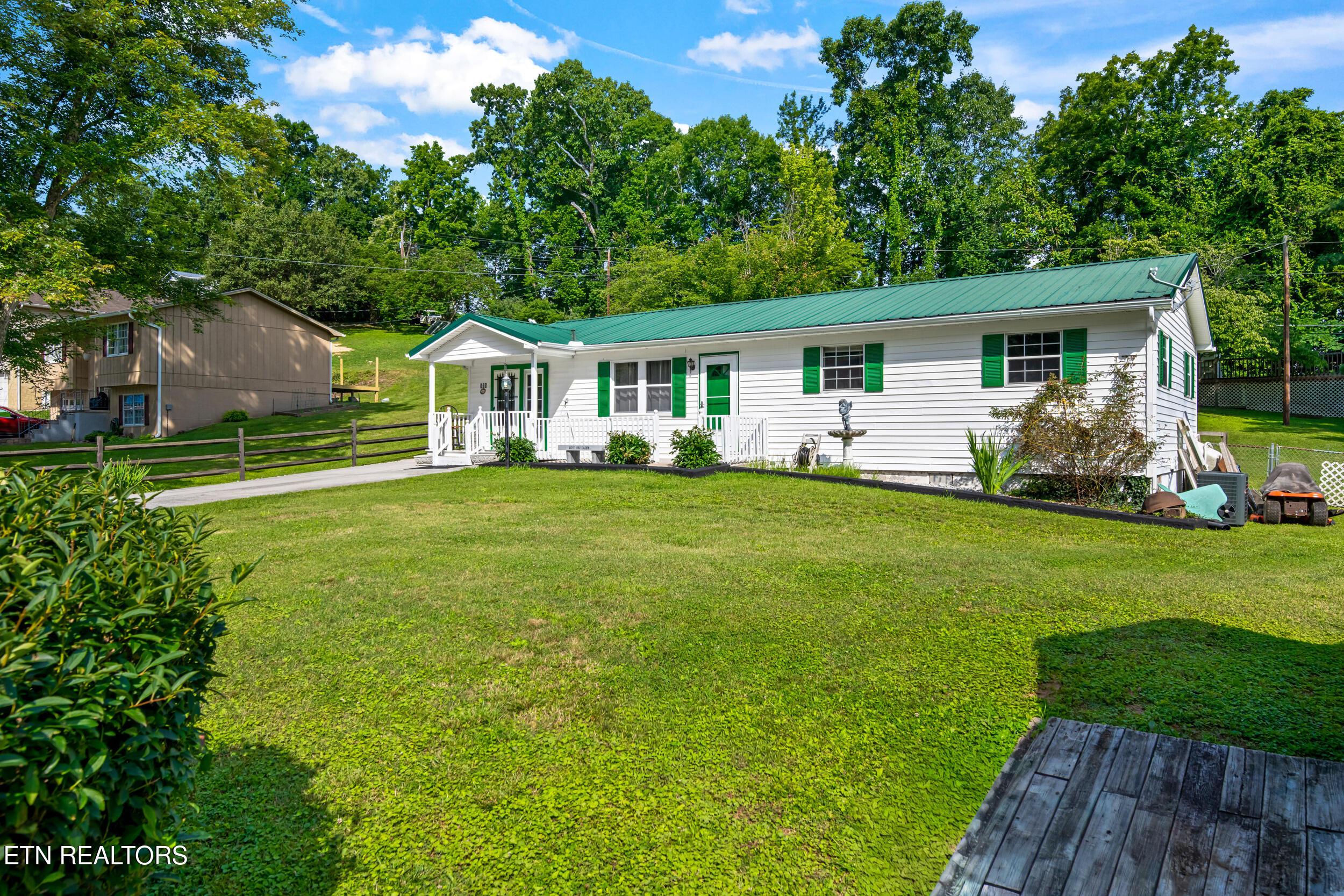 310 Hollifield Drive, Jacksboro, TN - Norris Lake Real Estate - Image# 4