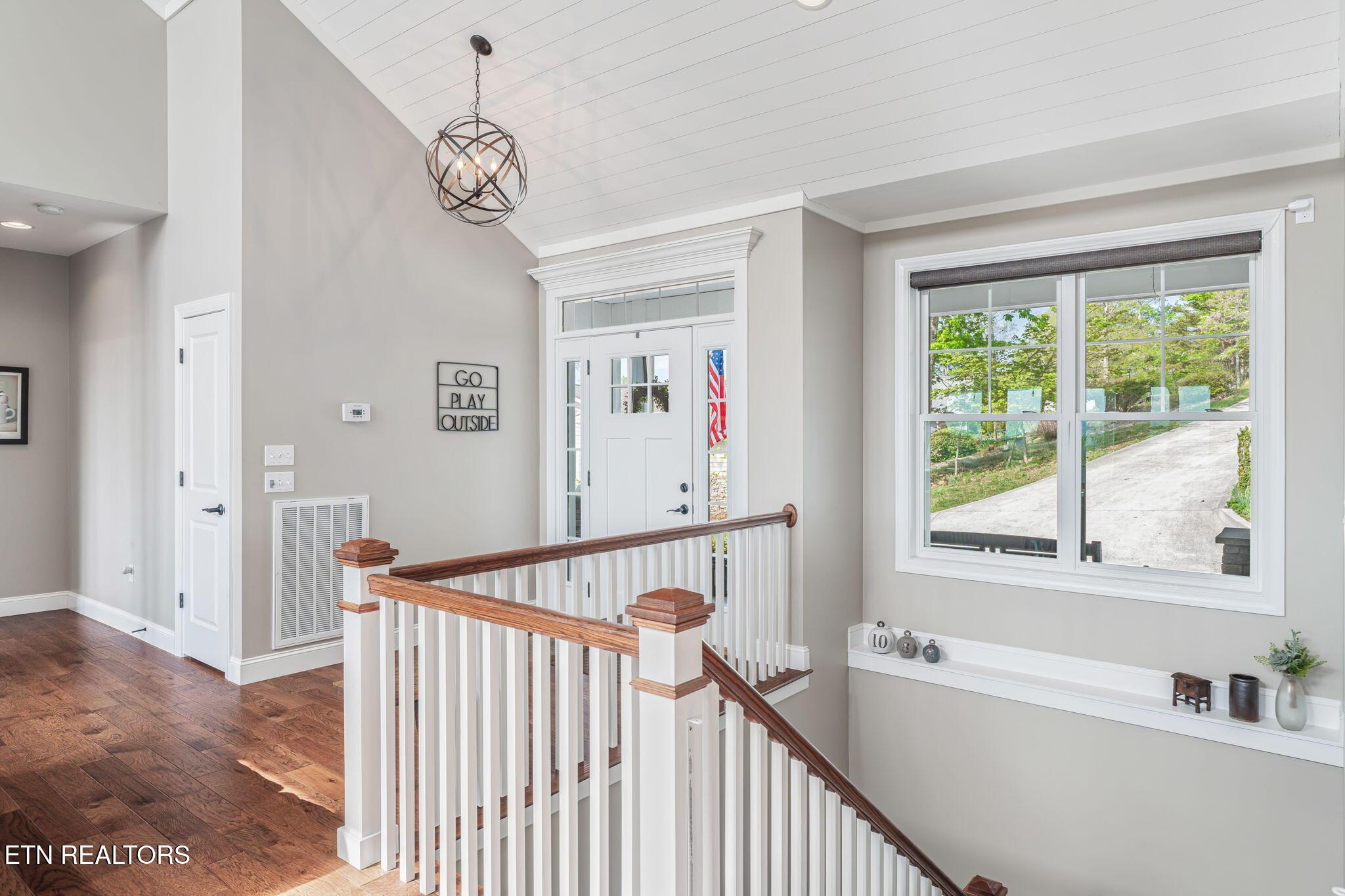 148 Smokeys Point, Lafollette, TN - Norris Lake Real Estate - Image# 30