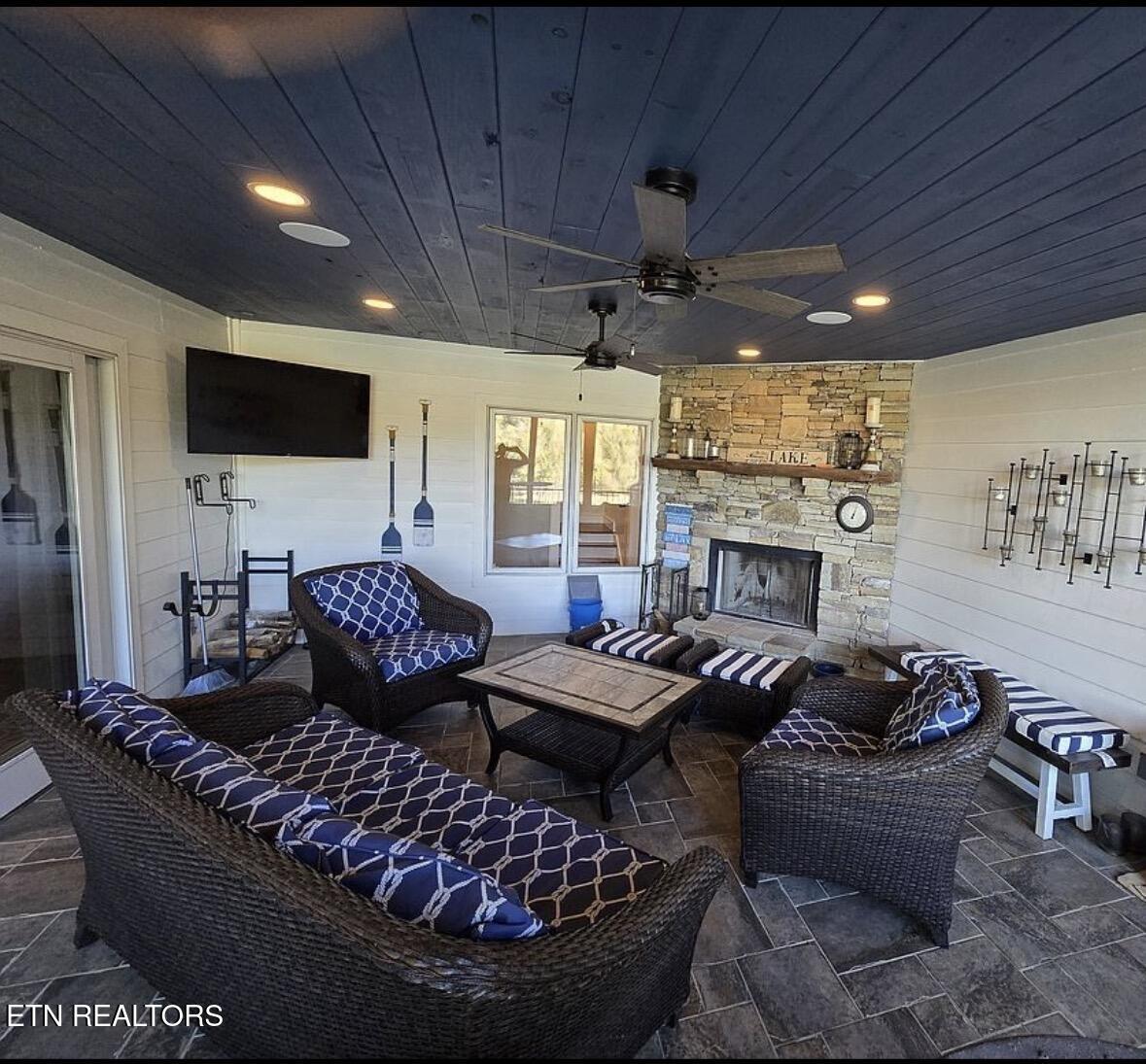 1304 N. Shorewood Lane, Caryville, TN - Norris Lake Real Estate - Image# 19