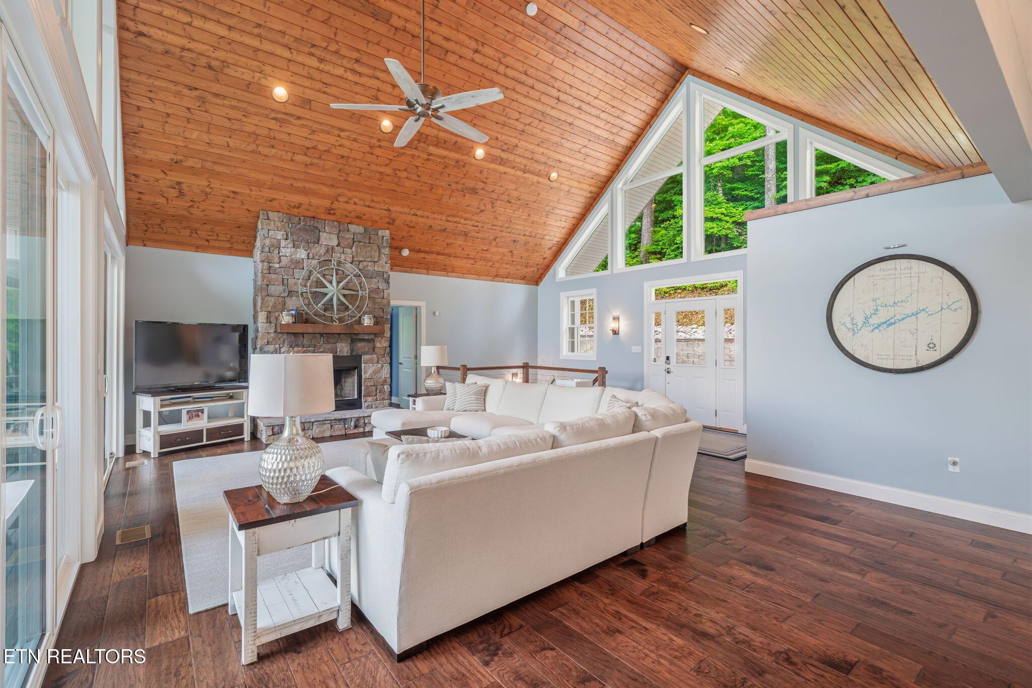 1779 Cove Pointe Rd, Lafollette, TN - Norris Lake Real Estate - Image# 12