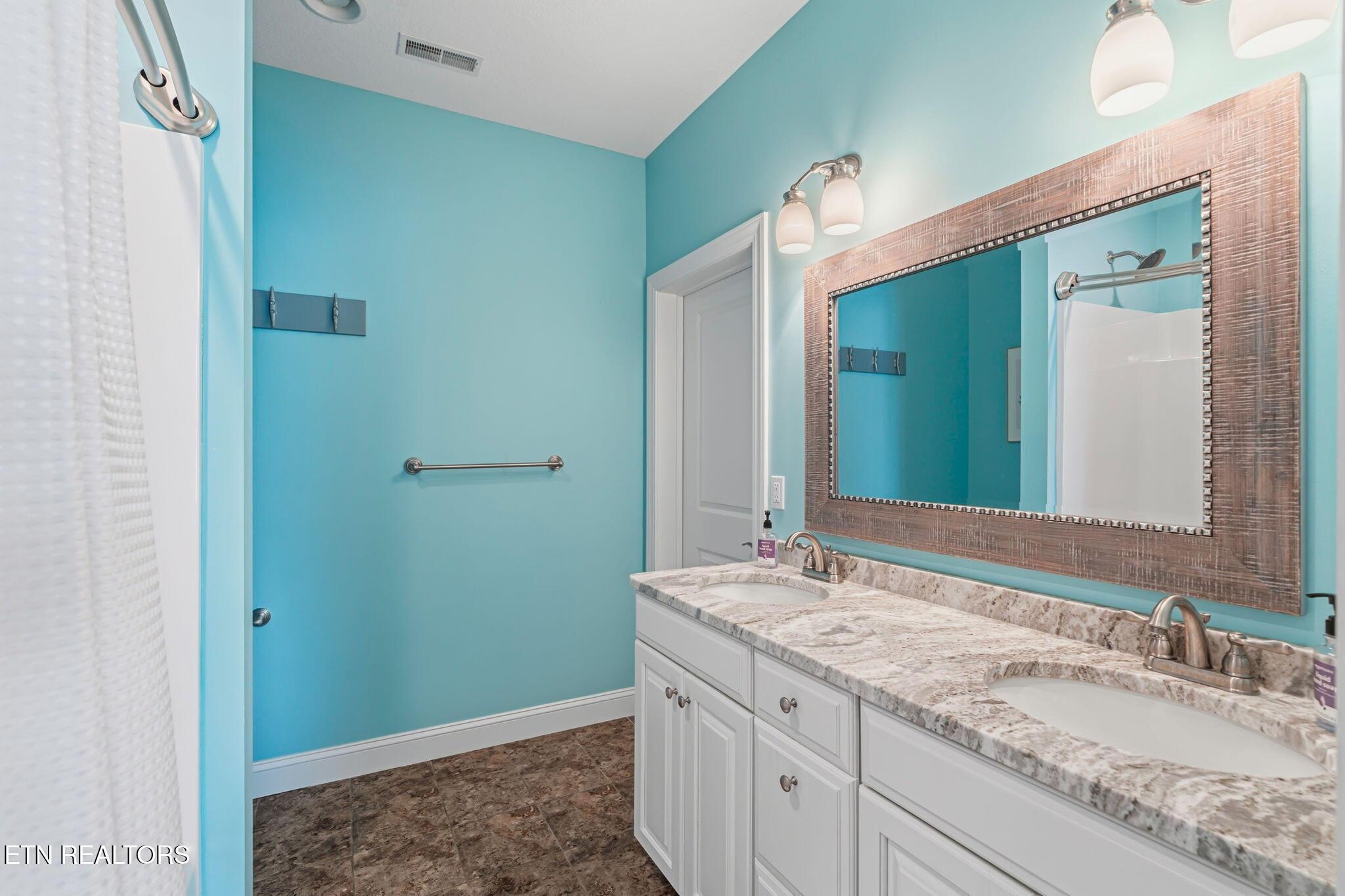 1779 Cove Pointe Rd, Lafollette, TN - Norris Lake Real Estate - Image# 37