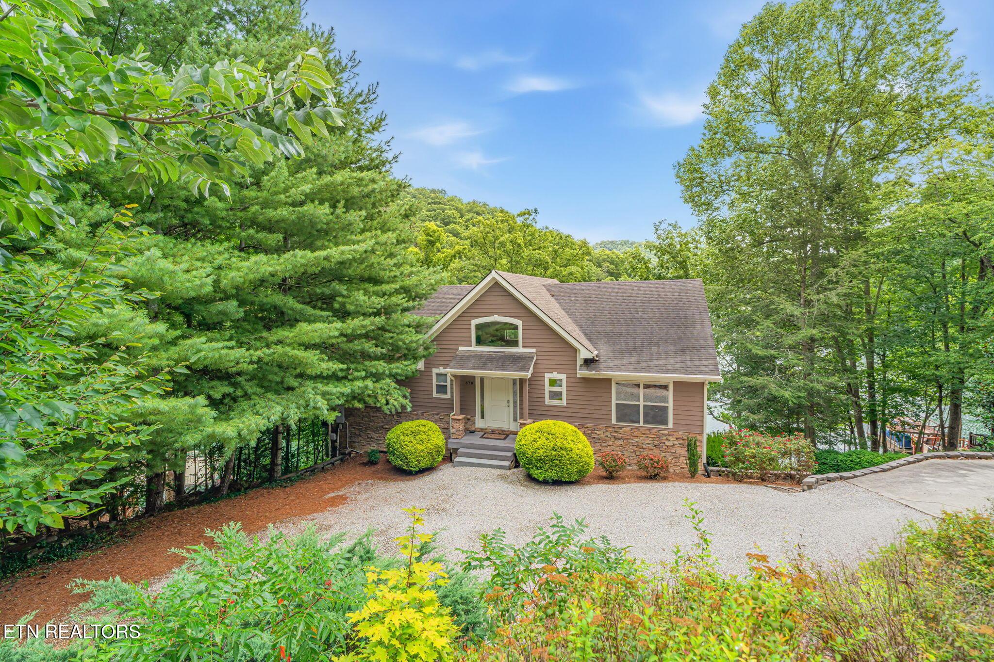 678 Waterfront Tr, Lafollette, TN - Norris Lake Real Estate - Image# 1