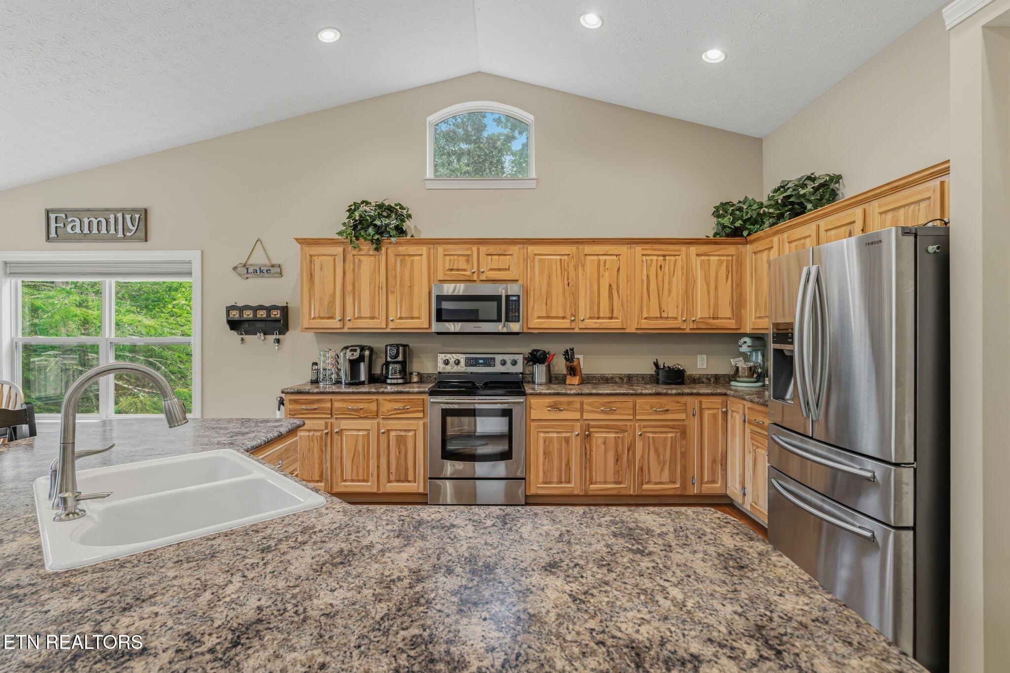 678 Waterfront Tr, Lafollette, TN - Norris Lake Real Estate - Image# 14