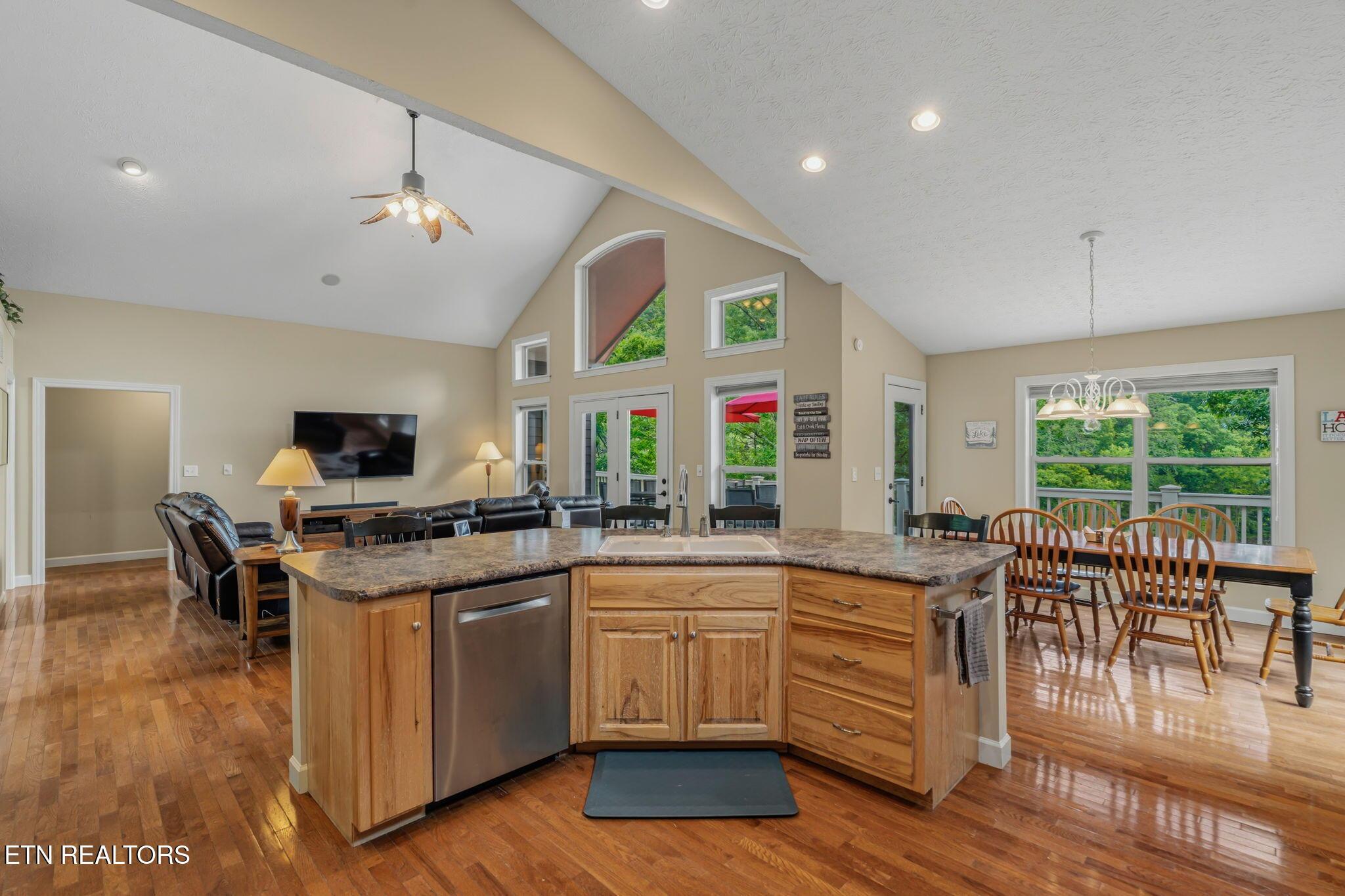 678 Waterfront Tr, Lafollette, TN - Norris Lake Real Estate - Image# 15