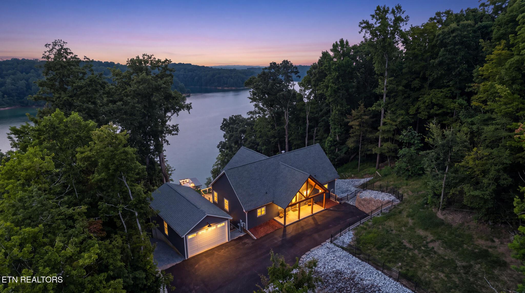 552 Fox Ridge Lane, Caryville, TN - Norris Lake Real Estate - Image# 1