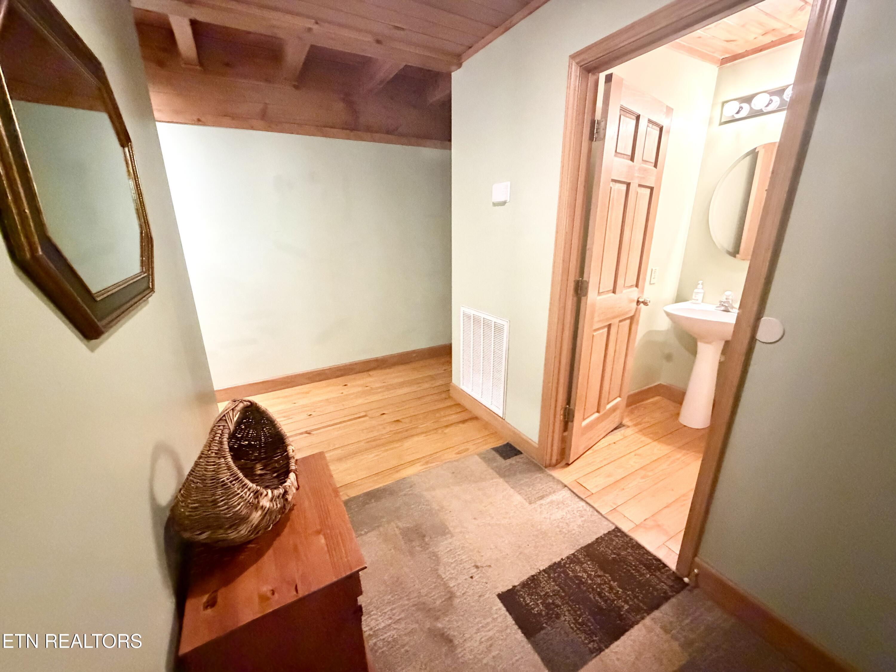 125 Shoreside Rd, New Tazewell, TN - Norris Lake Real Estate - Image# 8