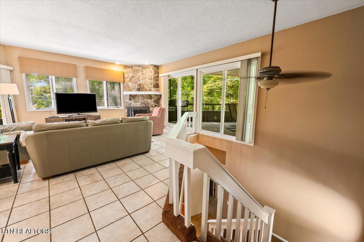 241 Deer Run Point, Lafollette, TN - Norris Lake Real Estate - Image# 8