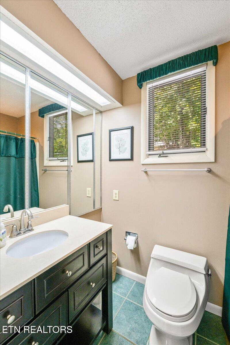 241 Deer Run Point, Lafollette, TN - Norris Lake Real Estate - Image# 41