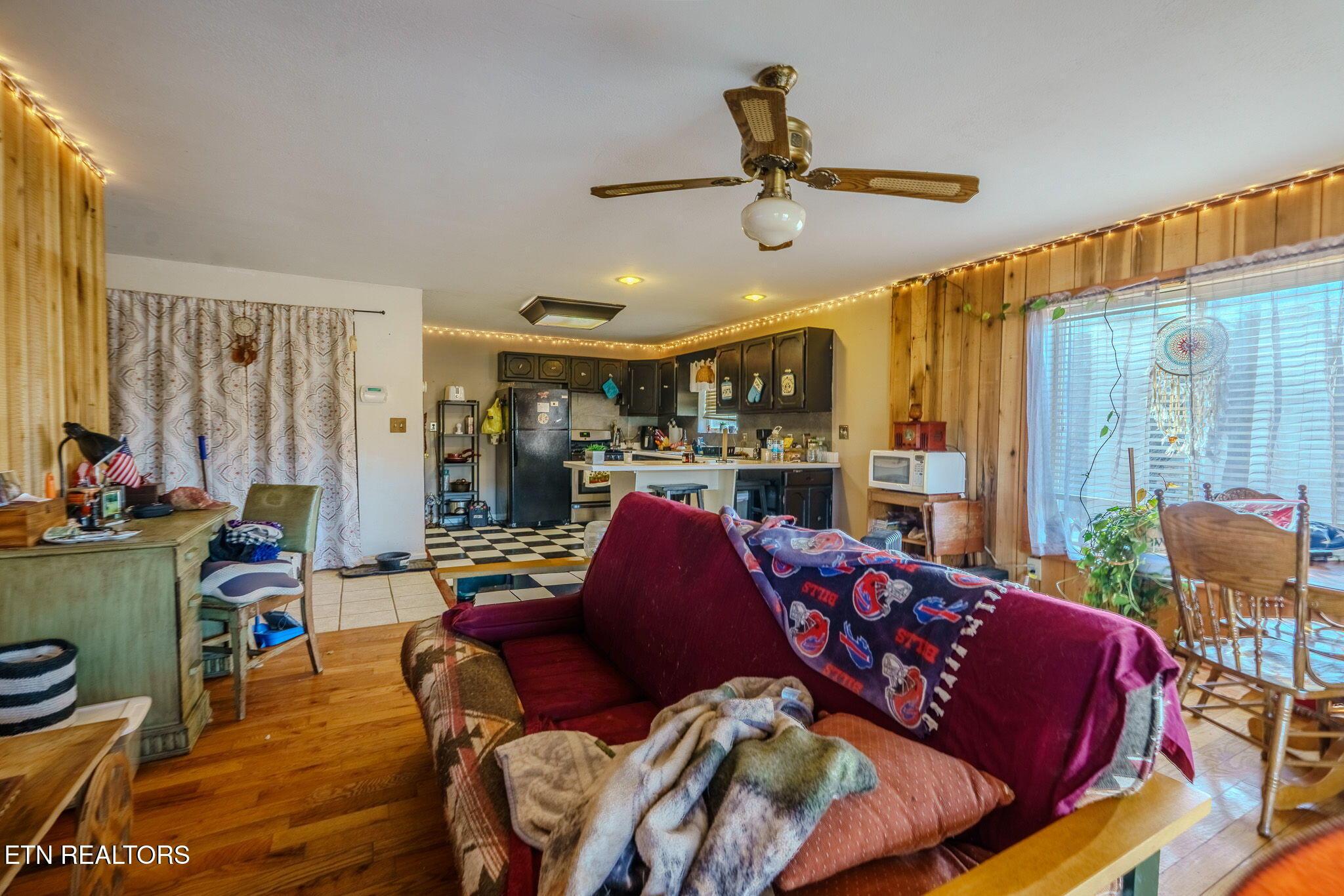 210 Last Lz Lane, Speedwell, TN - Norris Lake Real Estate - Image# 2