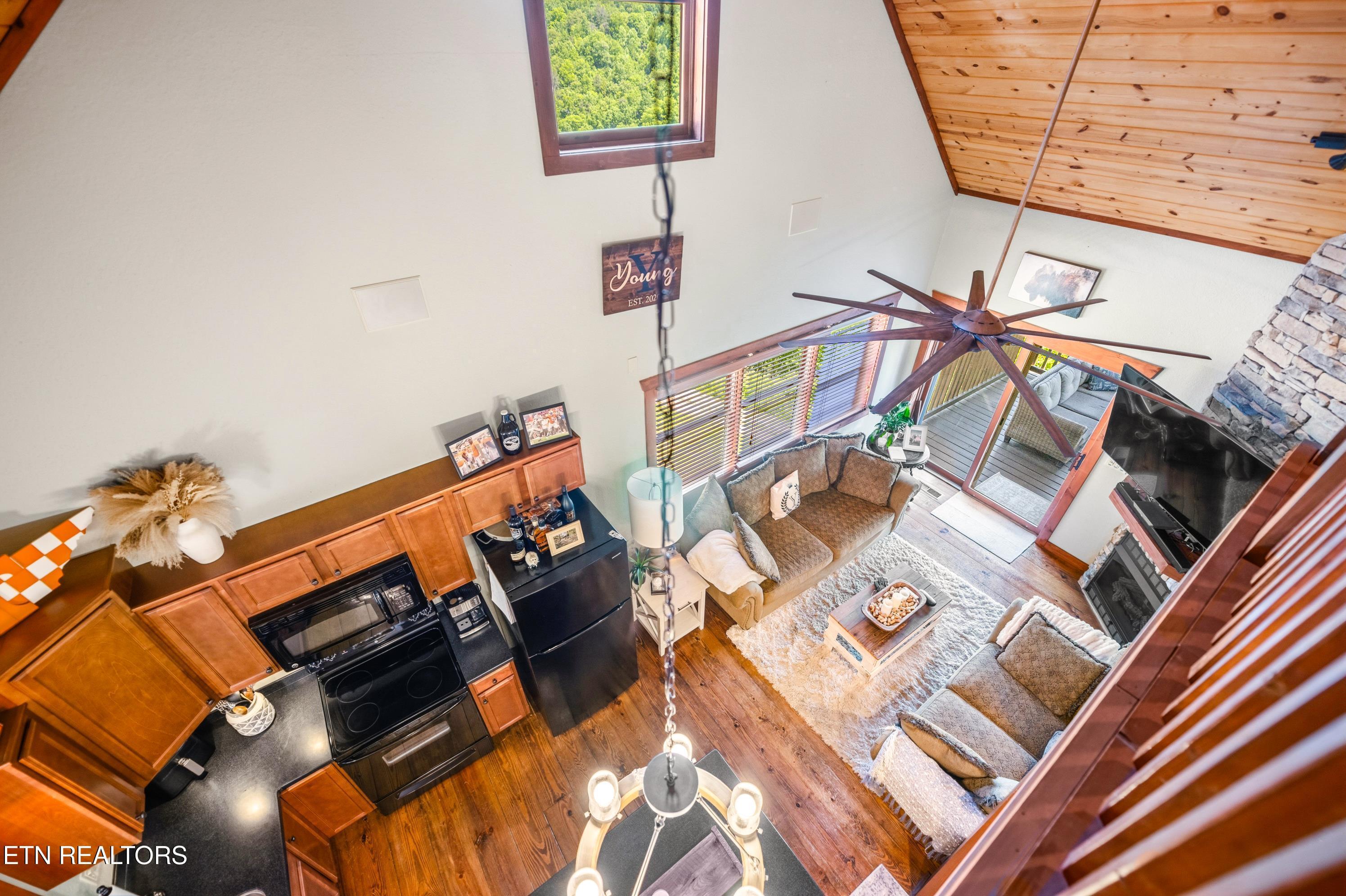 230 Foxwood Drive, Caryville, TN - Norris Lake Real Estate - Image# 19