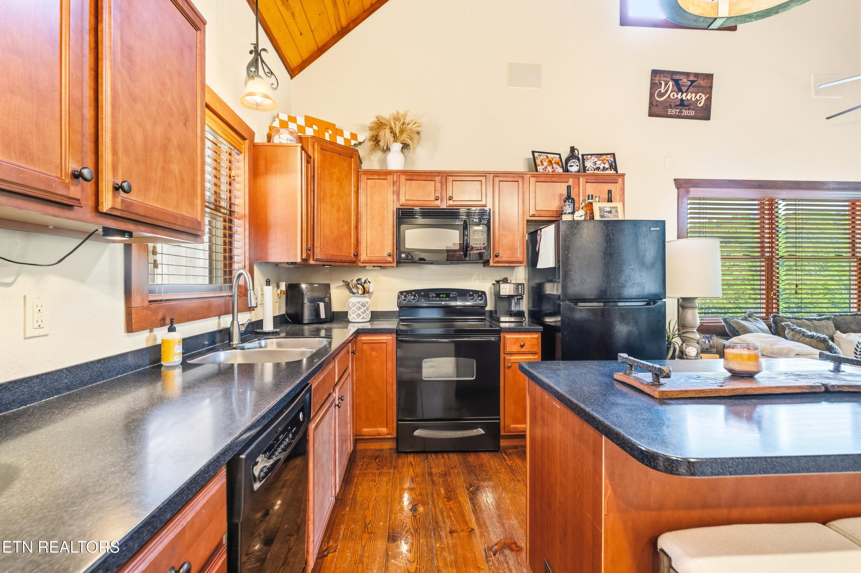 230 Foxwood Drive, Caryville, TN - Norris Lake Real Estate - Image# 15