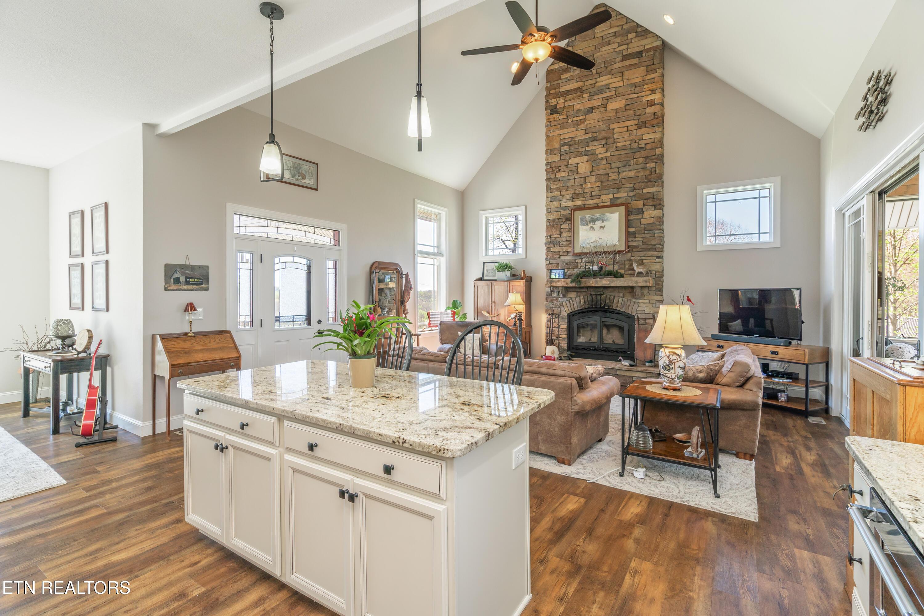 195 Kennedys Lp, Lafollette, TN - Norris Lake Real Estate - Image# 15