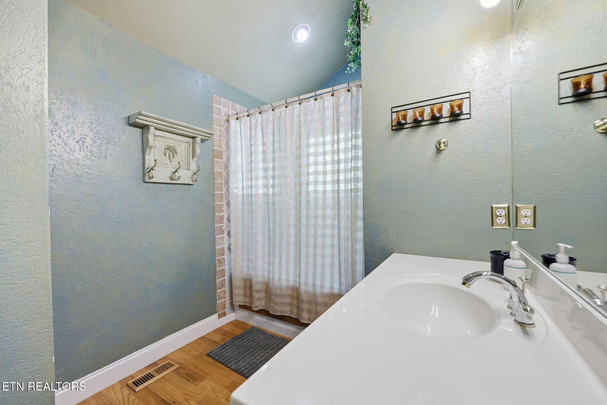 553 Hurricane Hollow Rd, Maynardville, TN - Norris Lake Real Estate - Image# 17