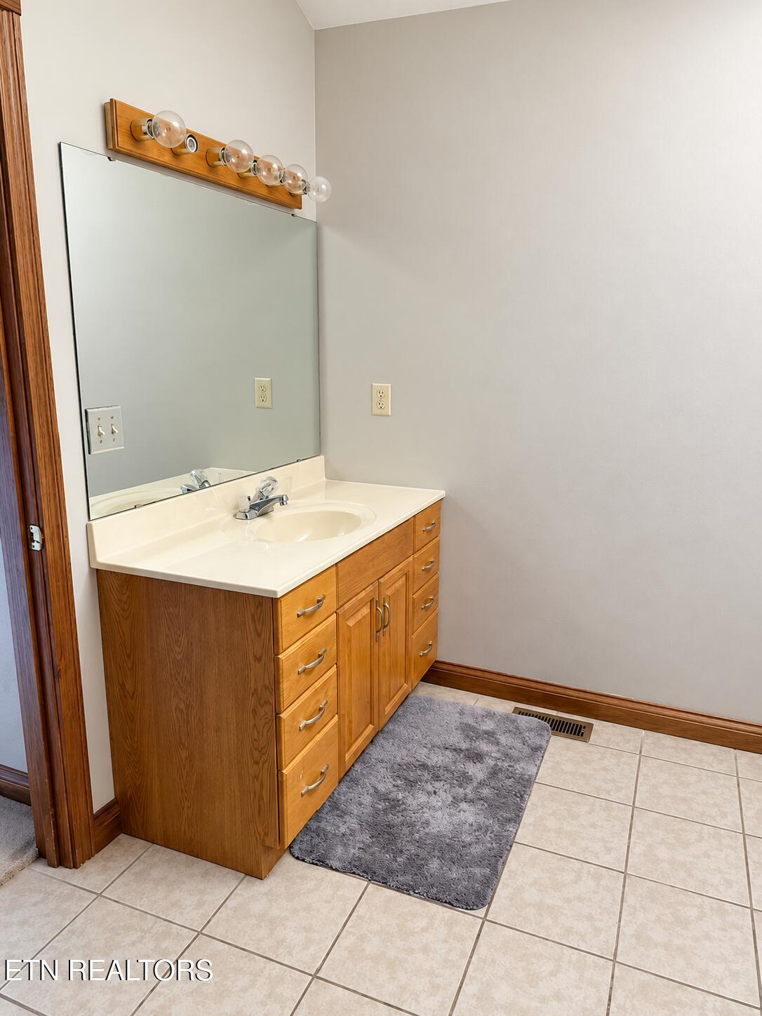 463 Fox Lake Lane, Lafollette, TN - Norris Lake Real Estate - Image# 16