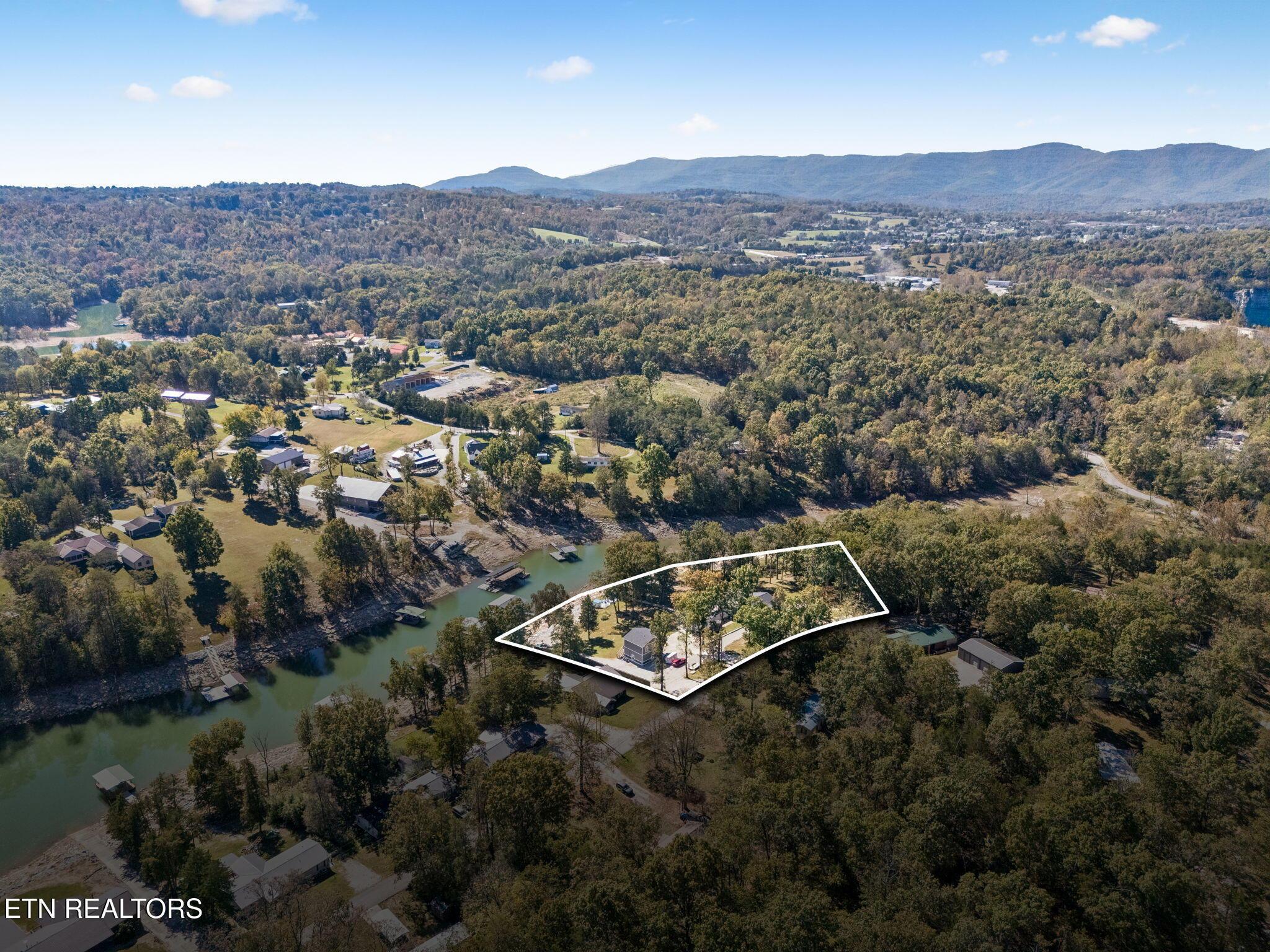 496 Shawnee Drive, Jacksboro, TN - Norris Lake Real Estate - Image# 3