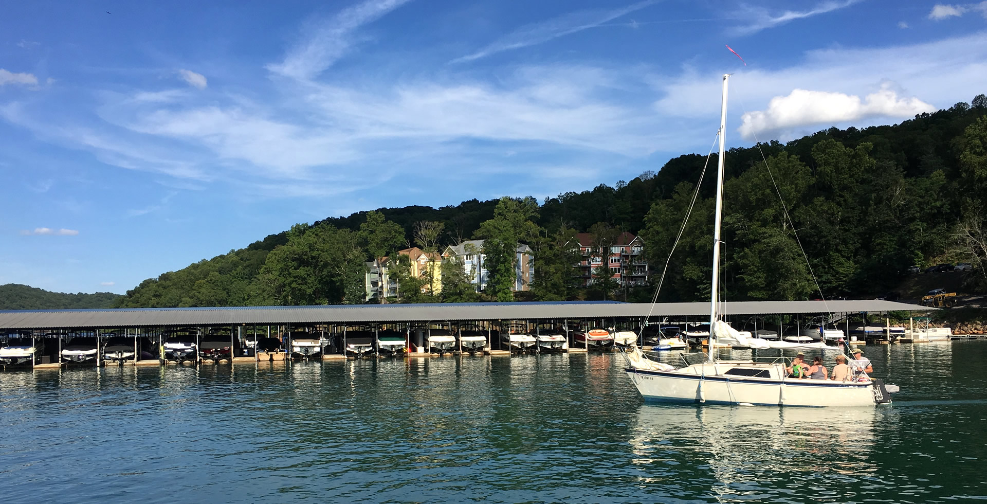 Boating Norris Lake at Yacht Club Condos